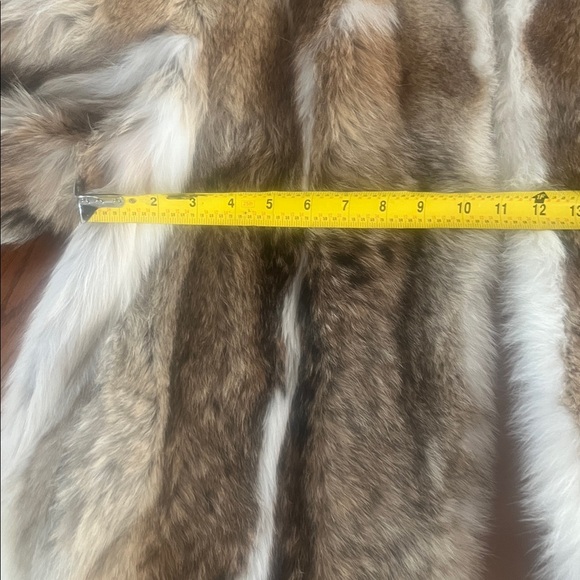 Luxurious Real Fur Coat in Brown and White - Picture 8 of 12